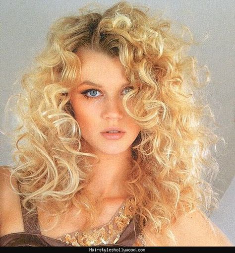 80s Curly Hair, Curly Hair Celebrities, Big Curly Hair, 80s Hair, Blonde Curly Hair, Pinup Art, Curly Hair Women, Long Blonde, Short Hair With Bangs