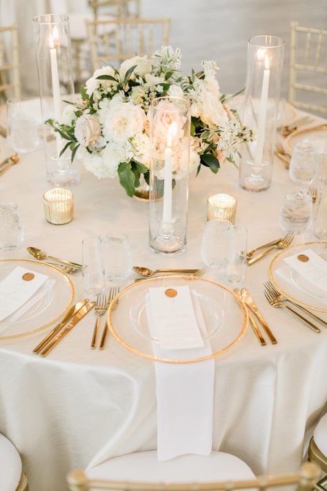 gold and white place setting on round table Round Wedding Tables, Late Summer Weddings, Rustic Wedding Decorations, Tafel Decor, Cape Cod Wedding, Wedding Place Settings, Wedding Cape, Martha Stewart Weddings, Wedding Table Decorations