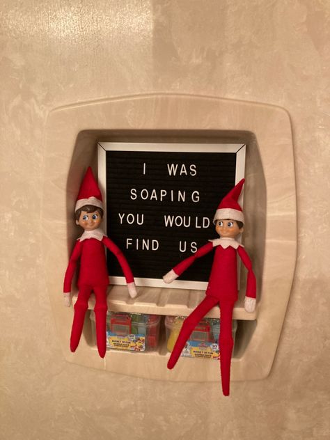 Elf On The Shelf Krabby Patties, Elf On The Shelf Barbie House, Elf On The Shelf Bathtub Ideas, Elf On The Shelf Bathroom Ideas, Eots Ideas, Elf On The Shelf Pet Ideas, Bathtub Fun, Kindness Elf, Elf 2023