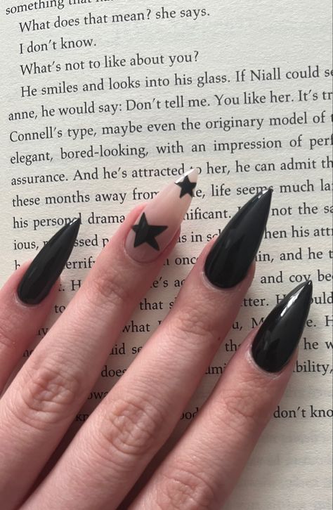 Star Nails Aesthetic, Black Star Nails, Gothic Nail Designs, Nails Delicate, Nails Lace, Gothic Nail Art, Black Almond Nails, Embrace Your Dark Side, Nails Artist