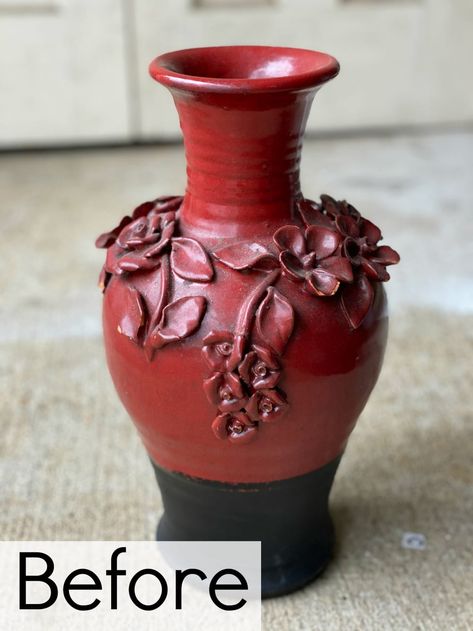 Painting Vases Diy Ideas, Vase Upcycle, Spray Paint Ceramic, Ceramic Vases Diy, Bloom Vase, Vase Makeover, Spray Paint Vases, Diy Painted Vases, Ceramic Art Ideas