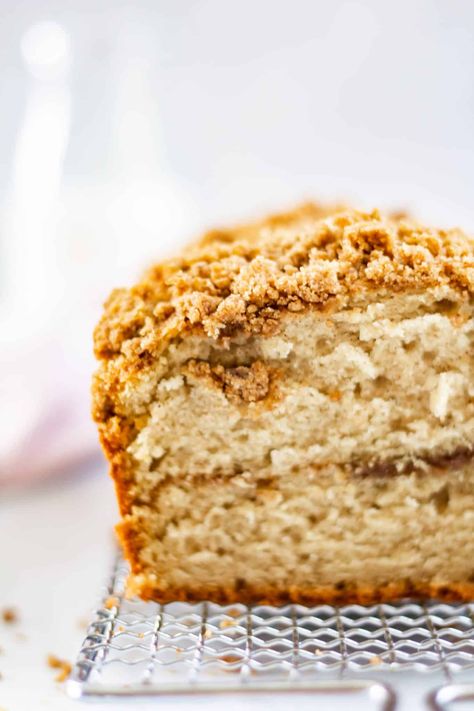 Cinnamon Crunch Bread - Caitlin's Table Cinnamon Streusel Muffins, Cinnamon Crunch, Muffin Streusel, Apple Bread, Cinnamon Recipes, Cinnamon Toast, Streusel Topping, Quick Breads, Dessert Bread