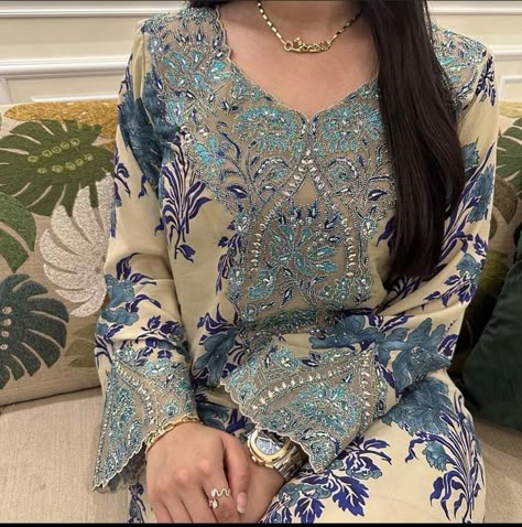 Jalabia Styles, Eid Looks, Desi Fits, Kaftan Designs, Womens Trendy Dresses, Desi Fashion Casual, Desi Aesthetic, Pakistani Fancy Dresses, Mode Abaya