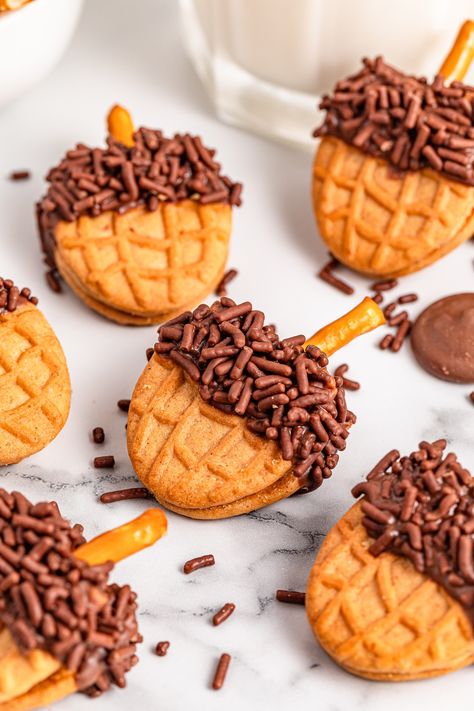 Add Nutter Butter Acorns To Your Autumn Agenda Acorn Nutter Butter Treats, Chocolate Pizzelle Recipe, Acorn Treats, Nutter Butter Acorns, Fall Sweets, Acorn Cookies, Pizzelle Recipe, Fig Jam Recipe, Pumpkin Whoopie Pies