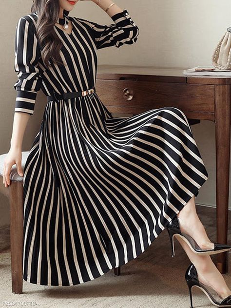 SEXY SKATER DRESS Long Sleeve Striped Dress, Midi Skater Dress, Dress Silhouette, Mode Inspiration, Trendy Dresses, Skater Dress, Stylish Dresses, Striped Dress, A Black