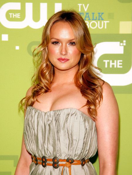 Kaylee DeFer Kaylee Defer, Outfit In New York, Arizona Usa, Grey Outfit, West Village, The Cw, Ash Grey, Strapless Top, York City