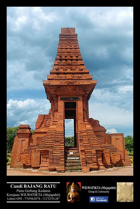 Candi / Gapura BAJANG RATU – Peninggalan Kerajaan WILWATIKTA | WILWATIKTA (Majapahit) Dutch East Indies, Temple Architecture, Temple Art, East Indies, East Java, Ancient Origins, Hindu Temple, Ancient Temples, Buddhist Temple