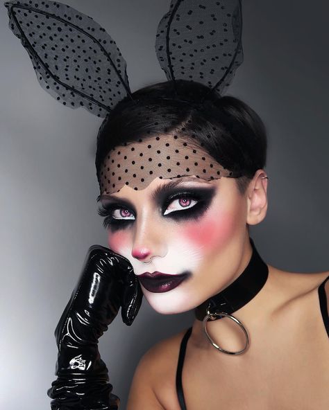 PENELOPE GWEN on Instagram: “#ad •I had to bring you at least one cute Halloween look this year!• ⠀⠀⠀⠀⠀⠀⠀⠀⠀⠀⠀⠀⠀⠀⠀⠀⠀⠀⠀⠀⠀⠀⠀⠀ I’ve teamed up with @primark.beauty to create…” Scary Bunny Makeup Halloween, Scary Bunny Makeup, Scary Bunny, Primark Beauty, Bunny Makeup, Playboy Bunny Costume, Rabbit Halloween, Bunny Nails, Halloween Cans