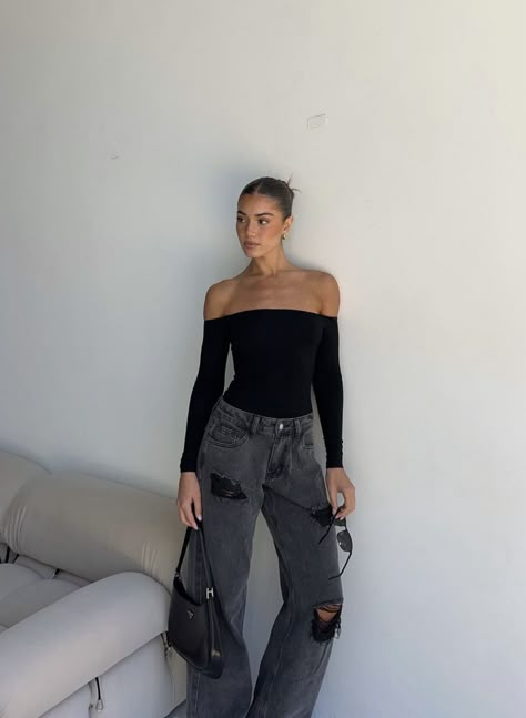 Body Suit Outfits, Bodysuit Black, School Looks, Looks Street Style, Outfit Inspo Fall, Lose My Mind, Looks Style, Mode Inspiration, Winter Fashion Outfits