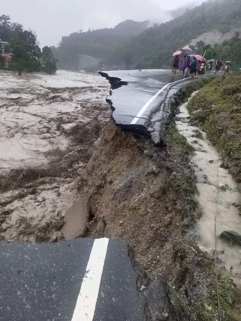 Cloudburst Triggers Flash Floods, 43, Including 20 Soldiers, Missing - Latest Updates Flash Flood, Darjeeling, Work Inspiration, Latest Updates, Poets, Board Games, Soldier, Travel Tips, Design Ideas