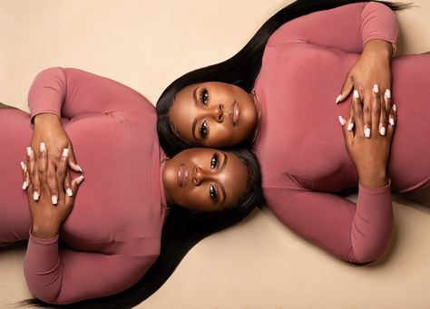 #twins #photograpghy #black #blacksisters #makeup #creativity #beautiful #aquarius #february #identical #fraternal #2000babies #love #brownskin #protectblackwomen Twin Sister Birthday Photoshoot Ideas, Brother Sister Photoshoot Ideas, Plus Size Best Friend Photoshoot, Twin Photoshoot Sisters Black, Business Partner Photoshoot Best Friends, Twins Birthday Photoshoot Ideas, Twin Birthday Photoshoot Ideas, Sister Photoshoot Black Women, Twins Birthday Photoshoot