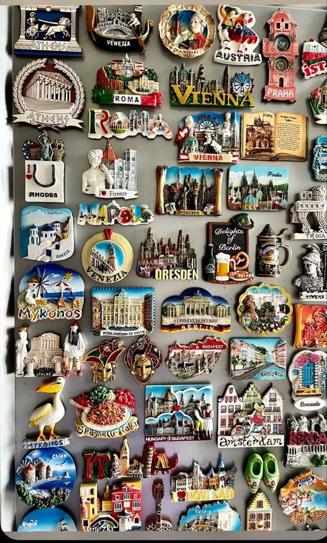 Travel Souvenirs Ideas, Travel Magnets Display Ideas, Travel Souvenirs Display, Souvenir Display, Enjoy The Little Things, Travel Wall, Dream Lifestyle, Travel Souvenirs, Future Life