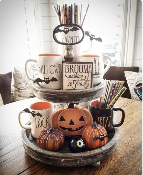 This would be perfect to have in the kitchen to change up every season or holiday. Keep it close by the coffee pot - decorate it with festive mugs and nicknacks! So cute! Need to keep the in mind #fall #autumn #halloween #falltime #decor #decorations #festive #pumpkin #spice #coffeemugs Three Tiered Tray, Halloween Chic, Halloween Decor Diy, Hallowen Ideas, Casa Halloween, Diy Halloween Decor, Adornos Halloween, Halloween Tattoo, Spooky Halloween Decorations