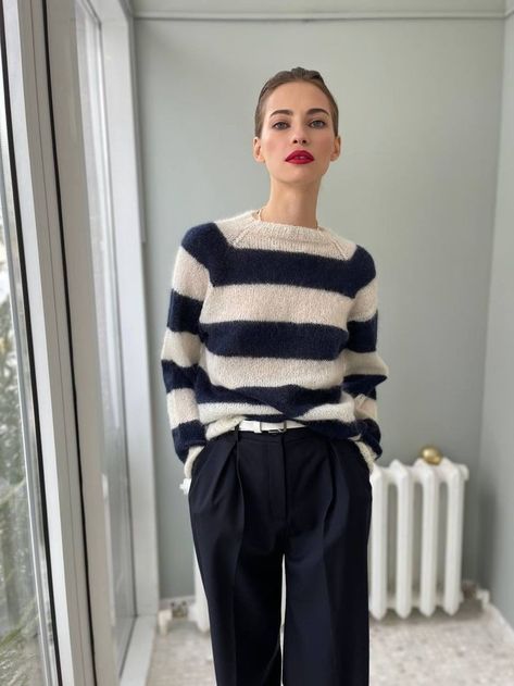 Classy Fall Fashion, Striped Sweater Outfit, Striped Knit Sweater, Mode Casual, Smart Casual Outfit, Fashion Now, Wide Pants, Fall Fashion Trends, Mode Inspiration