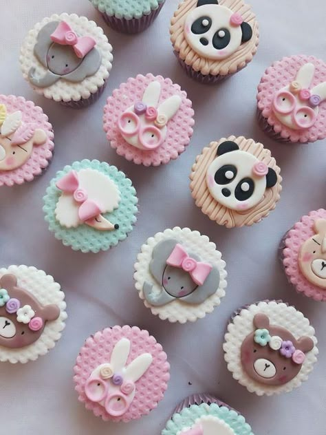 Cupcakes de animalitos del bosque Deco Cupcake, Biscuit Decoration, Best Cupcake, Ballerina Cakes, Cupcake Cake Designs, Animal Cupcakes, Cupcakes Decorados, Girl Cupcakes