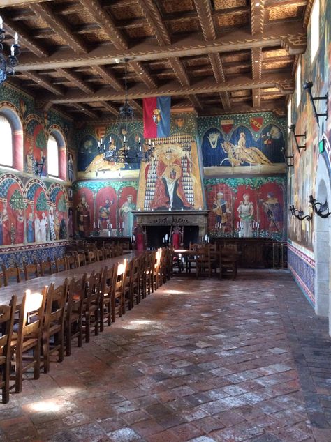 Castello di Amorosa Great Hall Medieval Great Hall, Palatial Interiors, Medieval Interior, Historical Interior, Bed Crown, Historical Eras, Great Hall, Medieval Life, Castle Art