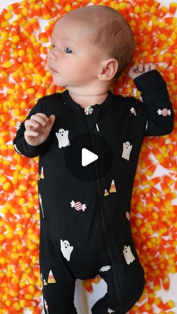 Love, The Lunas | Blog on Instagram: "DIY Halloween baby photoshoot🎃  Bringing back one of my favorite series this year of DIY holiday photos. A simple only that just takes a few minutes to set up and is great for all ages is to use candy corn as a backdrop.  Start with a white backdrop - this could be a mat, a bath towel, a sheet. You’ll then add 3-4 large bags of candy corn. This was 60oz in total for a 6 week old baby. You’ll arrange them in a circle or around an outfit!  Linking the pjs from @kytebaby, backdrop we used, and the candy corn from @brachscandy   #diybabyhalloweenphotoshoot #babyhalloween #babyhalloweencostume #toddlerhalloween #athomephotoshoot #diyphotography #candycornphotoshoot #babypumpkin #babysfirsthalloween #babysfirst" Candy Corn Newborn Photo, Halloween Candy Photoshoot, Candy Corn Pictures Baby, Diy Halloween Baby Photoshoot, Baby Candy Corn Picture, Candy Corn Photoshoot Baby, Candy Corn Photoshoot, Candy Corn Baby Pictures, Baby Halloween Photoshoot