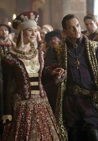 The Tudors on HBO- so flipping beautiful Tudor Series, The Tudors Tv Show, Reddish Hair, Tudor Fashion, Joss Stone, Anne Of Cleves, Tudor Dynasty, Tudor Era, The Tudors