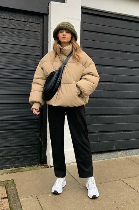 Japan Cold Weather Outfit, Tan Puffer Jacket Outfit, Winter Jackets Women Cold Weather, Beige Puffer Jacket Outfit, Beige Leather Jacket Outfit, Puffy Jacket Outfit, Japan Outfit Winter, Best Celebrity Outfits, Sweater Weather Outfits