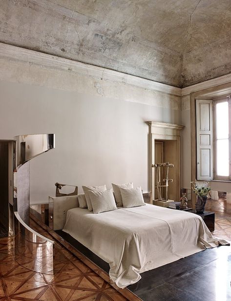 vincenzo de cotiis' apartment in milan uncovers the history of its 18th-century palazzo Vincenzo De Cotiis, Sculptural Furniture, Italian Interior Design, Stunning Interior Design, Single Bedroom, Interior Design Architecture, Architect House, Milan Design Week, Architectural Digest