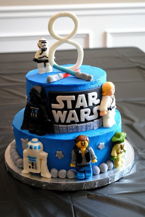 So, Andy has already decided he wants a Lego Star Wars birthday party this year... That gives me 6 months to come up with amazing ideas and low cost DIY goodie bags!  I'm on it! Lego Star Wars Cake, Lego Star Wars Birthday Party, Lego Star Wars Birthday, Star Wars Birthday Cake, Rodjendanske Torte, Lego Birthday Cake, Star Wars Cake, Star Wars Birthday Party, Lego Cake