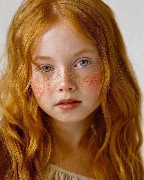 Beautiful Freckles, Freckle Face, Photographie Portrait Inspiration, Beautiful Red Hair, Ginger Girls, Redhead Girl, Kids Portraits, Portrait Inspiration, Interesting Faces