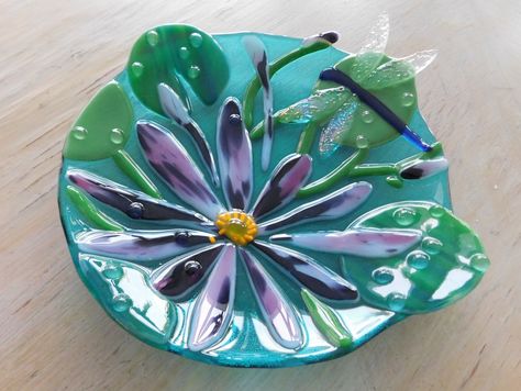 Glass Fusion Bowl, Fused Glass Inspiration, Glass Slumping Ideas, Fused Glass Plates Ideas, Fused Glass Dragonfly, Fused Glass Bowls Ideas, Fused Glass Art Ideas, Fused Glass Bowls, Fused Glass Plates Bowls