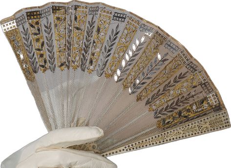 Fan 1805 .Ivory, silk tulle, gold and cut steel. Regency Fan, Regency Accessories, Fan Aesthetic, Decorative Fans, Paper Hand Fans, Folding Fans, Regency Era Fashion, Wire Crochet Jewelry, Antique Fans