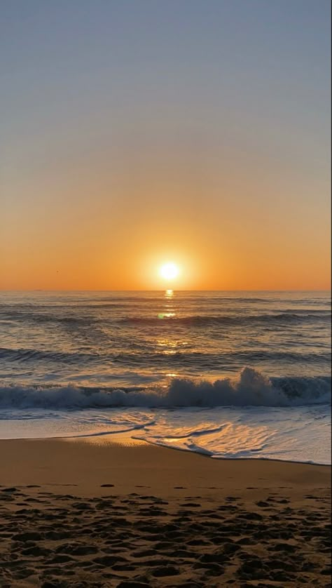 June Astethic, Sun Astethic, Calming Images, Paradise Wallpaper, Beautiful Summer Wallpaper, Flowers Photography Wallpaper, Golden Beach, Sunset Lover, Beach Wallpaper