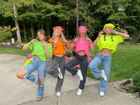 #neon #football #highschoolfootball Neon Outfit Ideas For School, Cute Neon Party Outfits, Outfits For Football Games High School, Neon Outfits For School Spirit Week, Neon Dance Outfit School, Neon Dance Party Outfit, Neon School Dance Outfits, Neon Student Section Outfits, Neon Outfits Football Game