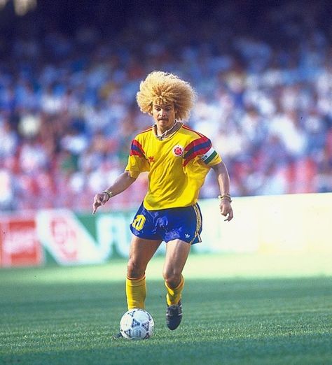 Colombia Football, Carlos Valderrama, Colombia Soccer, Retro Football Shirts, Football Uniform, Football Icon, Soccer World, World Football, Retro Football