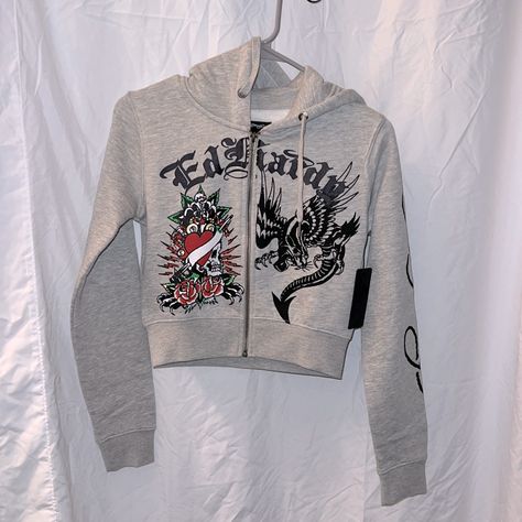 Brand New Ed Hardy Crop Sweatshirt Hoodie Ed Hardy Tracksuit, Ed Hardy Outfit Black Women Sweatsuit, Ed Hardy Outfit, Ed Hardy Clothes, Ed Hardy Hoodie, Cropped Hoodie Outfit, Ed Hardy Womens Clothes, Ed Hardy Cropped Hoodie, Crop Sweatshirt Hoodie