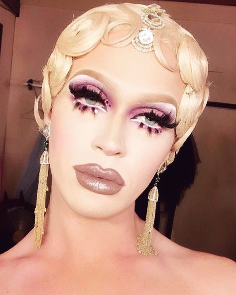 Pearl on Instagram: “i hope you are happy today 🧚‍♀️ @alexisbittar” Pearl Drag, Pearls Nails, Exotic Makeup, Drag Make-up, Drag Queen Makeup, Drag Makeup, Queen Makeup, Nails Polish, Makeup And Hair