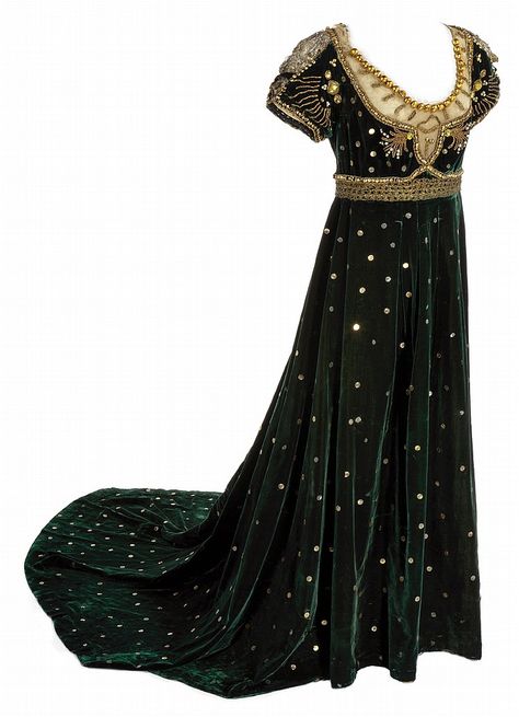 Lot 264: Katherine DeMille "Rosaline" green velvet period dress from Romeo and Juliet. MGM 1936 Oliver Messel, Hollywood Costume, Period Dress, Regency Dress, Fantasy Dresses, Medieval Clothing, Fantasy Dress, Look Vintage, Romeo And Juliet