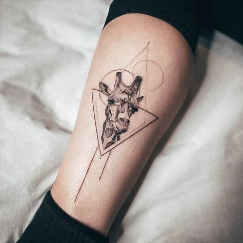 Giraffe Tattoos For Women, Geometric Giraffe Tattoo, Giraffe Tattoo, Cool Finger Tattoos, Small Bird Tattoos, Giraffe Drawing, Boy Tattoos, Floral Drawing, Face Tattoo