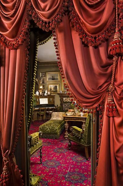 Victorian Curtains, Victorian Parlor, Glamour Decor, Victorian Home Decor, Victorian Interior, Victorian Interiors, Stylish Curtains, Red Curtains, Red Rooms