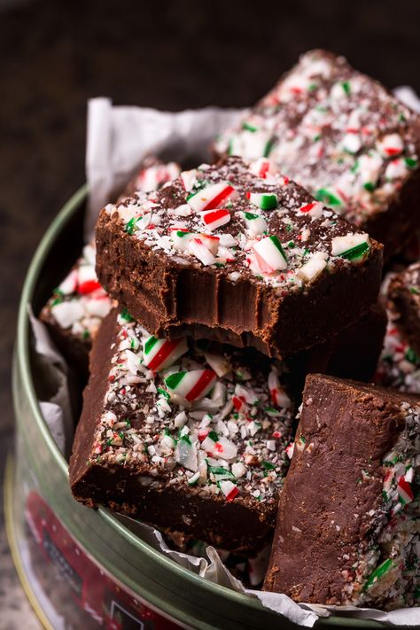 Chocolate Peppermint Fudge, Peppermint Fudge Recipe, Cake Mix Bars, Chocolate Peppermint Cake, Peppermint Fudge, Baker By Nature, Christmas Fudge, Chocolate Work, Fudge Bars