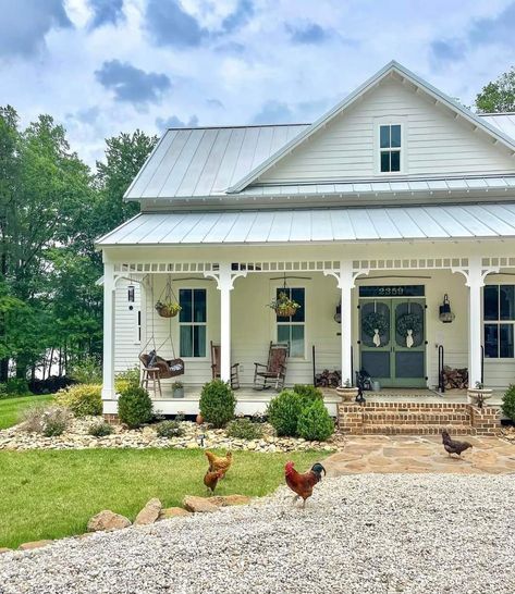 Country Home Exterior, Dream Life House, Southern Home, House Goals, Dream House Plans, Pretty House, Ranch House, Historic Homes, House Inspo