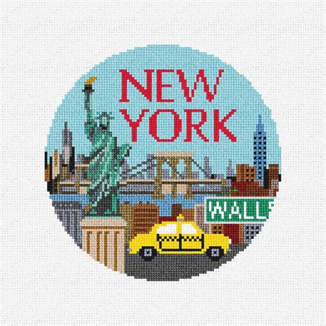 New York Cross Stitch, New York Embroidery, Christmas Ornament Diy, Needlepoint Christmas Ornaments, Freedom Tower, Travel Ornament, City Postcard, Needlepoint Ornaments, Ornament Diy