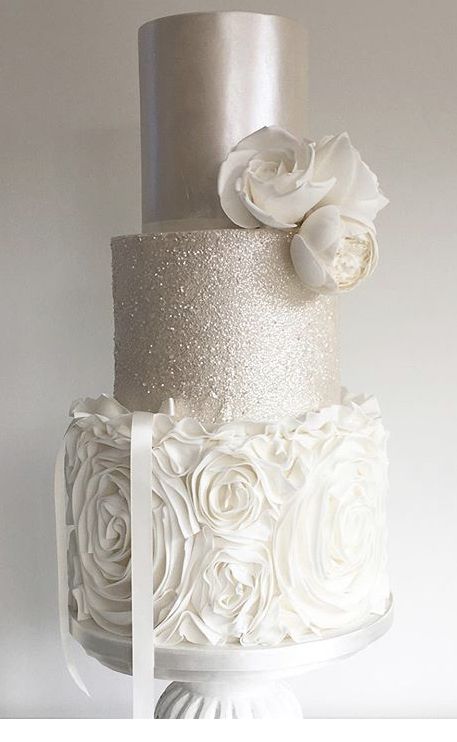 Vintage Glam Wedding Cake, Diamond Theme Cake, Wedding Cake Glitter, White Glitter Cake, Elegant Modern Wedding Cake, Sparkle Wedding Cakes, Sparkly Wedding Cakes, Sequin Wedding Cake, Glitter Wedding Cake