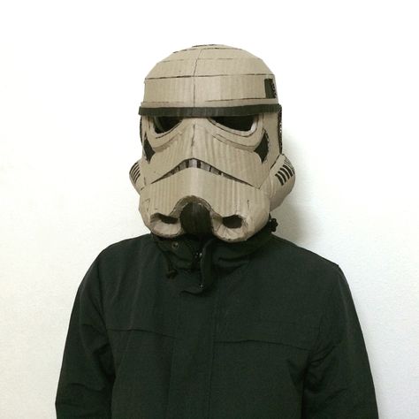 Kylo Ren Helmet, Helmet Diy, Comicon Cosplay, Lego Stormtrooper, Cardboard Mask, Stormtrooper Helmet, Star Wars Birthday Party, Mask Template, Prop Making