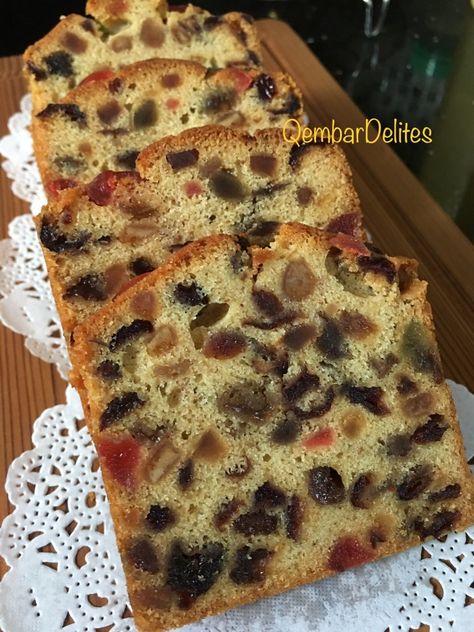 Light Christmas Cake, Light Christmas Cake Recipe, Christmas Fruitcakes, Light Fruit Cake Recipe, Xmas Cake Recipes, Moist Fruit Cake Recipe, Healthy Fruit Cake, Sultana Cake, Best Fruit Cake Recipe