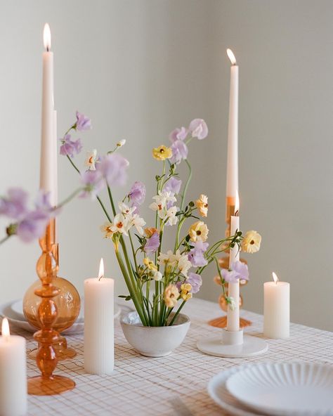 Relaxed, approachable, yet sophisticated table scape design- perfect for a spring gathering 💫🌼 Purple Table Scape, Wedding Banquet Tables, Lavender Wedding Colors, Table Scaping, Purple Table, Beautiful Tablescapes, Birthday Dinner Party, Table Scape, Event Decoration