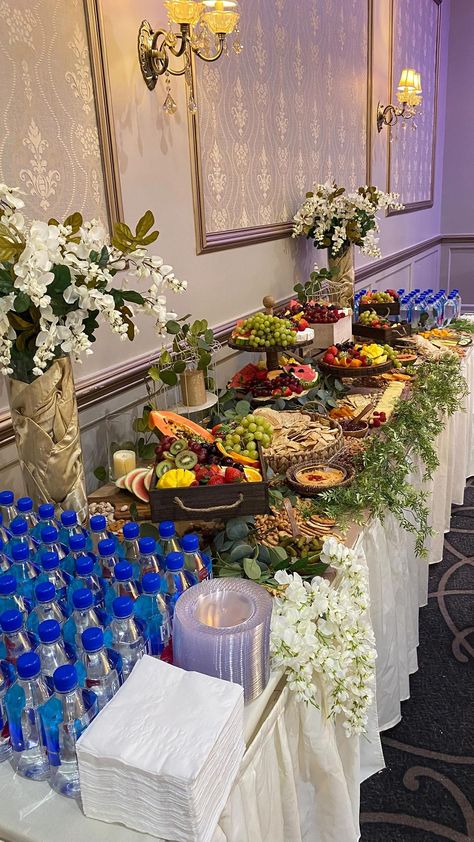 Party Table Set Up Buffet, Elegant Snack Table, Appetizer Table Decor, Food Displays For Parties Buffet Tables Wedding Reception, Prom Snack Table, Wedding Appetizer Grazing Table, Gazing Food Table Wedding, Buffet Table Set Up, Food Table Decorations Buffet Ideas