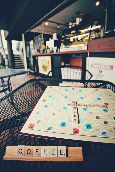 Board games - scrabble, checkers, rubik cubes. Board Game Cafe Design, Cafe Themes, Play Cafe, Board Game Cafe, Opening A Cafe, Ways To Make Coffee, Game Cafe, Book Business, Mud House