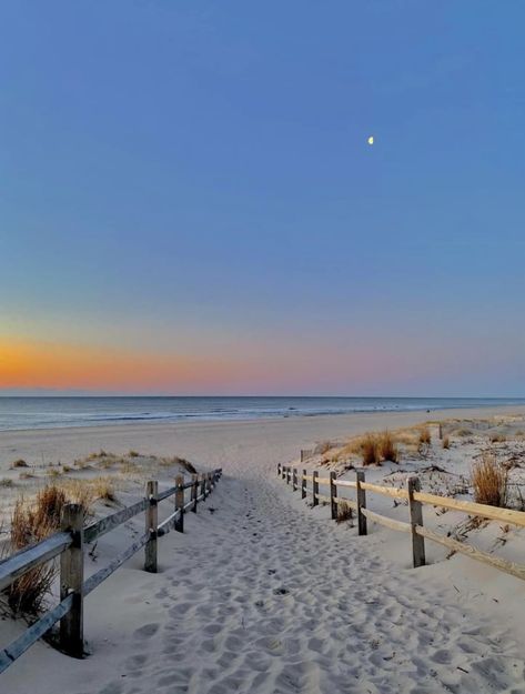 Outer Banks Summer, Beach Haven, Carolina Beach, Surf City, Beach Living, Summer Dream, Sky And Clouds, Beach Town, Florida Beaches