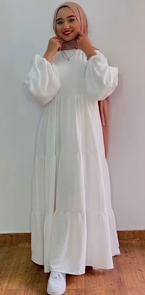 Hijab Dresses Casual, Hijabi Dress Outfits, Muslimah Fashion Outfits Dresses, Hijab Casual Dress, Muslim Fashion Dress Simple, Long Frocks For Women, Muslim Long Dress, Eid Outfit Ideas, Islamic Modest Fashion