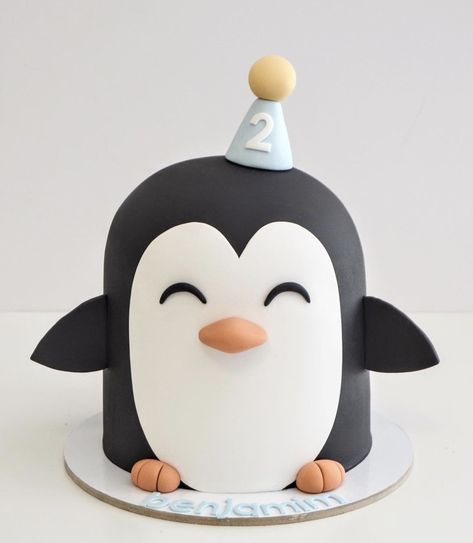 3 Yo Birthday Cake, Cute Fondant Cakes Birthdays, Penguin Theme Cake, Birthday Cake Penguin, Cake 3d Design, Cute Cake Designs For Kids, Penguin Birthday Theme, Cake Animals Birthday, Animals Cakes Birthday