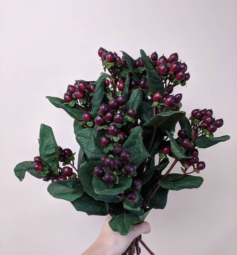 November Wedding Flowers, Wedding Flower Types, Artificial Arrangements, Flower Moxie, Berry Bouquet, Floral Design Classes, Instead Of Flowers, Hypericum Berries, Event Centerpiece