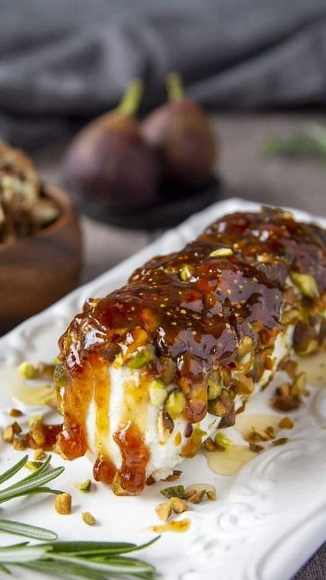 Stanley Tucci Recipes 🍝🍛🌭🍕 | Goat Cheese Appetizer with Honey, Fig & Pistachios | Facebook Goat Cheese Entree, Fig Goat Cheese Appetizer, Fig And Goat Cheese Appetizer, Goat Cheese Appetizer Easy, Fig Recipes Appetizers, Fig Dip, Recipes Goat Cheese, Fig Appetizer Recipes, Salad Display